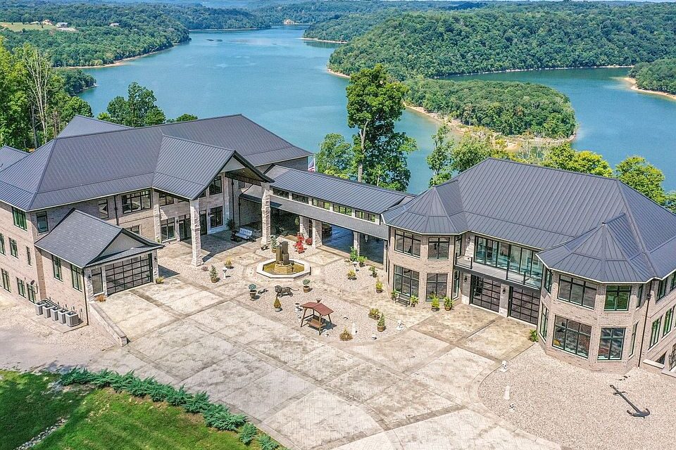 A Billionaire’s Dream—Or Just a Really, Really Nice House?