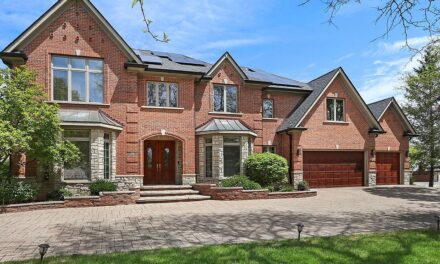 1400 Banbury Rd, Inverness, IL 60067