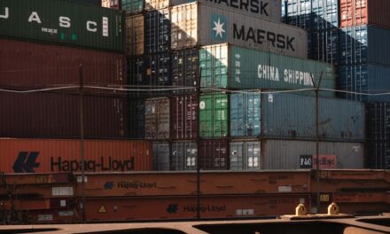 The Post‑De‑Minimis Bottleneck Is the Real Moat for Cross‑Border DTC Sellers in 2026